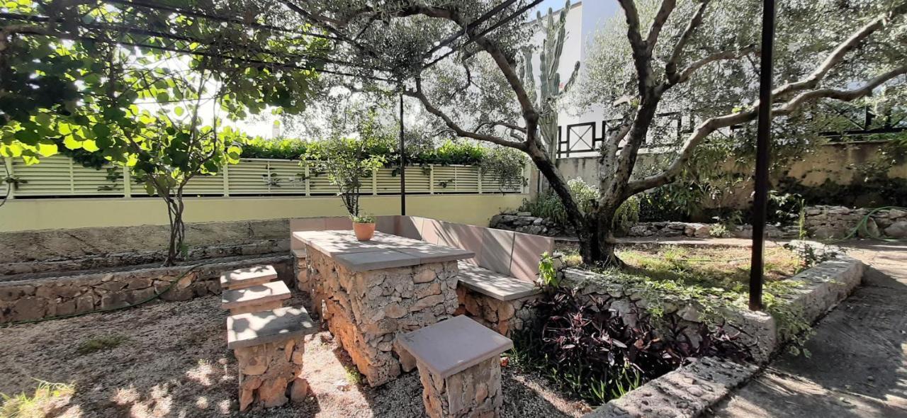 טרוגיר Apartments Figos מראה חיצוני תמונה