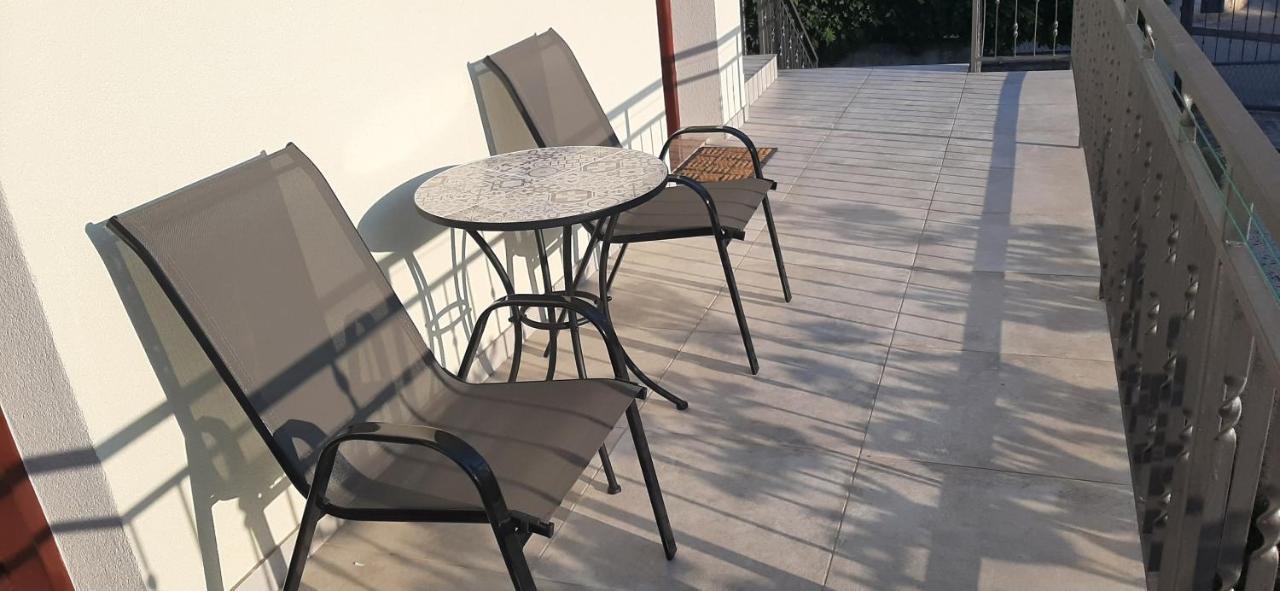 טרוגיר Apartments Figos מראה חיצוני תמונה