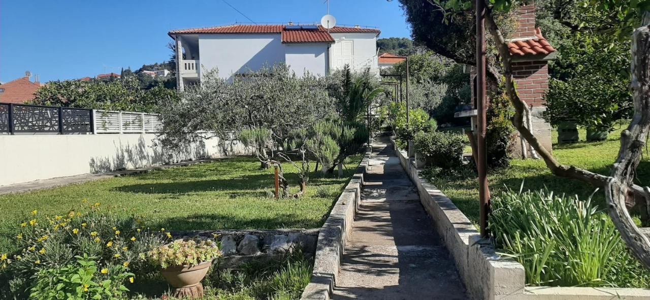 טרוגיר Apartments Figos מראה חיצוני תמונה