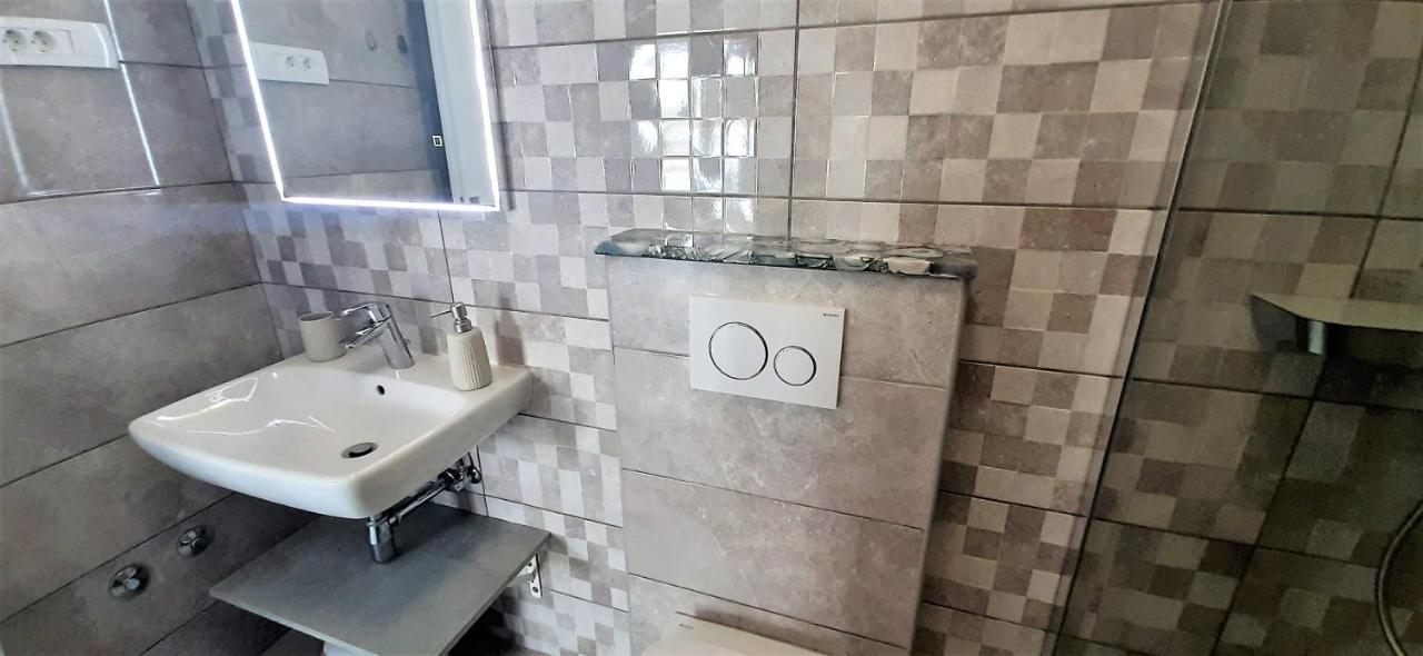 טרוגיר Apartments Figos מראה חיצוני תמונה