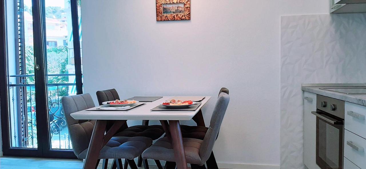 טרוגיר Apartments Figos מראה חיצוני תמונה